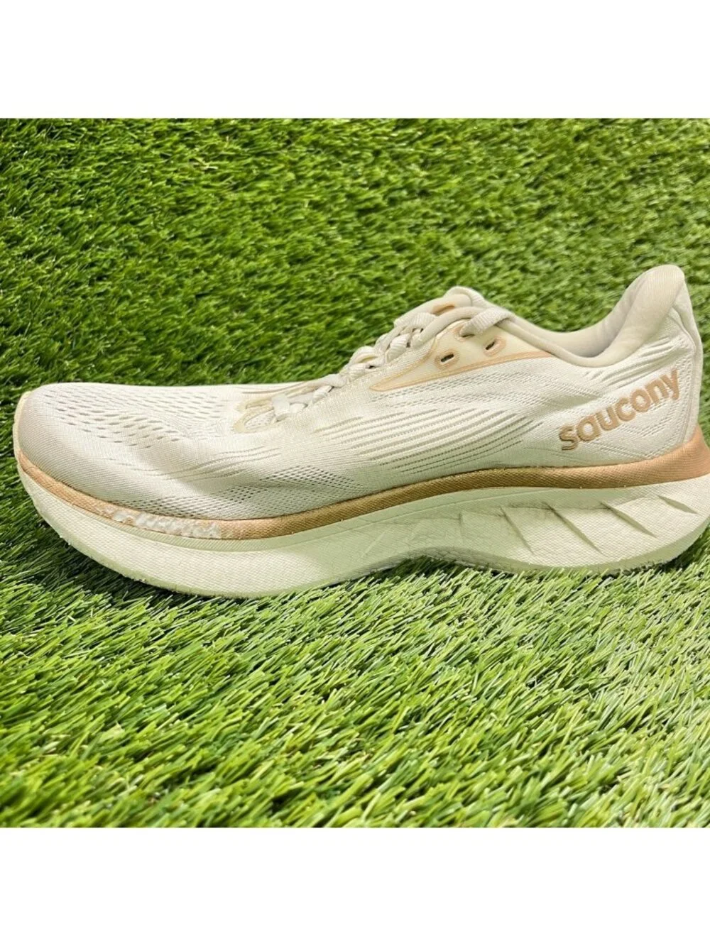 Saucony Ride 18 Womens Size 8.5 Ivory Athletic Running Walking Shoes Sneakers